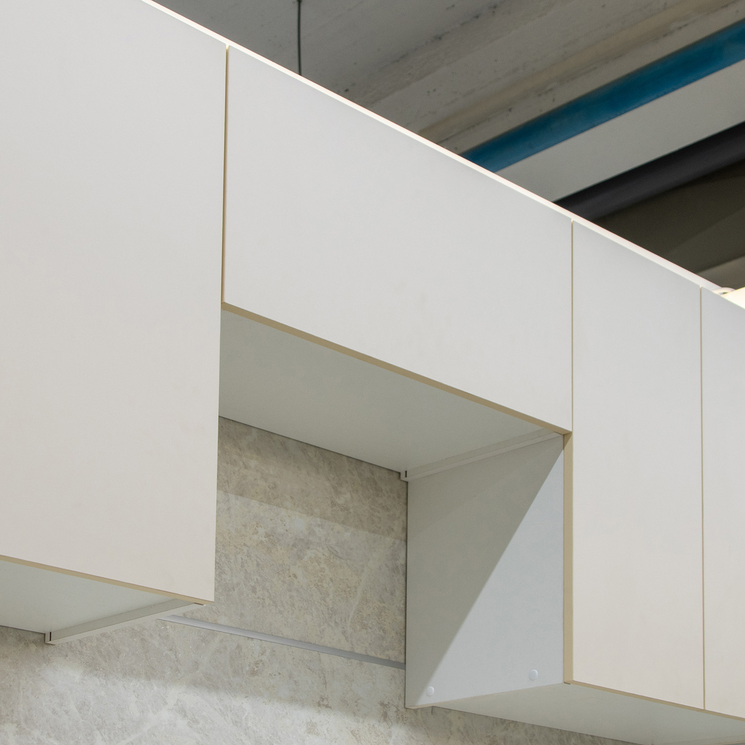 Шкаф навесной 600х338х290 мм BROZEX-WOOD Стиль, для вытяжки, с дверцей, белый / светло-бежевый