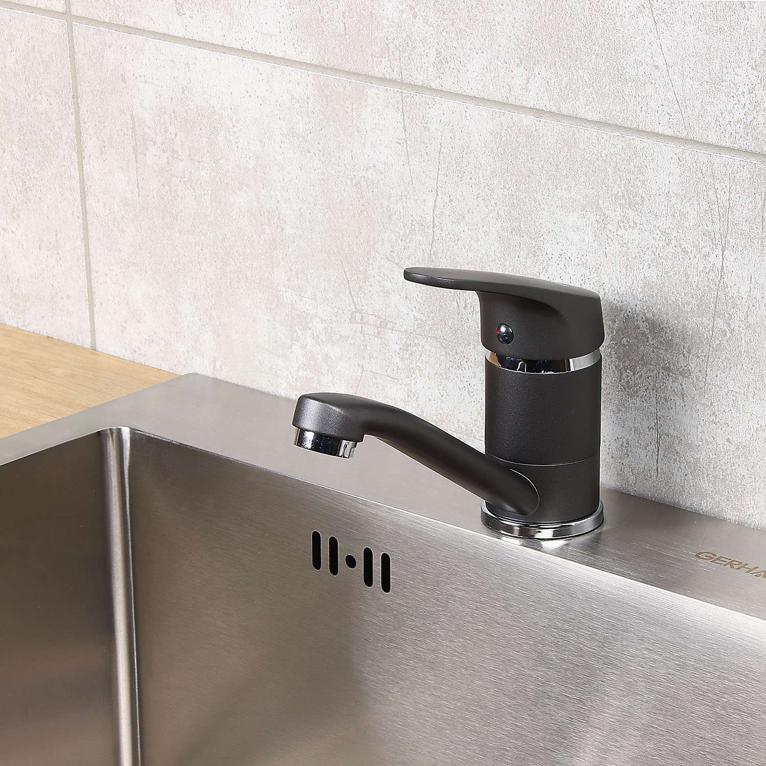 Смеситель для кухни Potato P45277-19 короткий излив (черный графит) *1/10