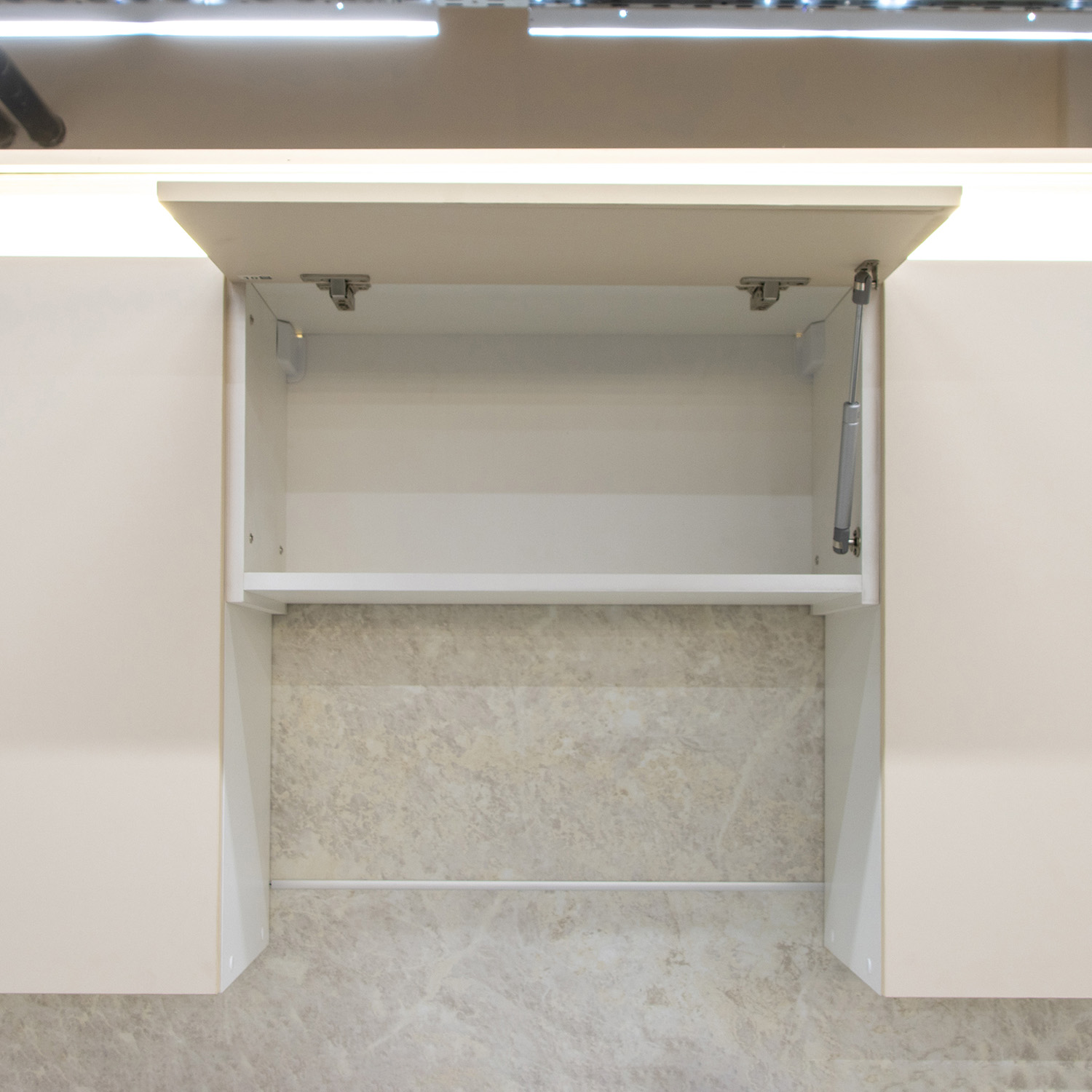 Шкаф навесной 600х338х290 мм BROZEX-WOOD Стиль, для вытяжки, с дверцей, белый / светло-бежевый