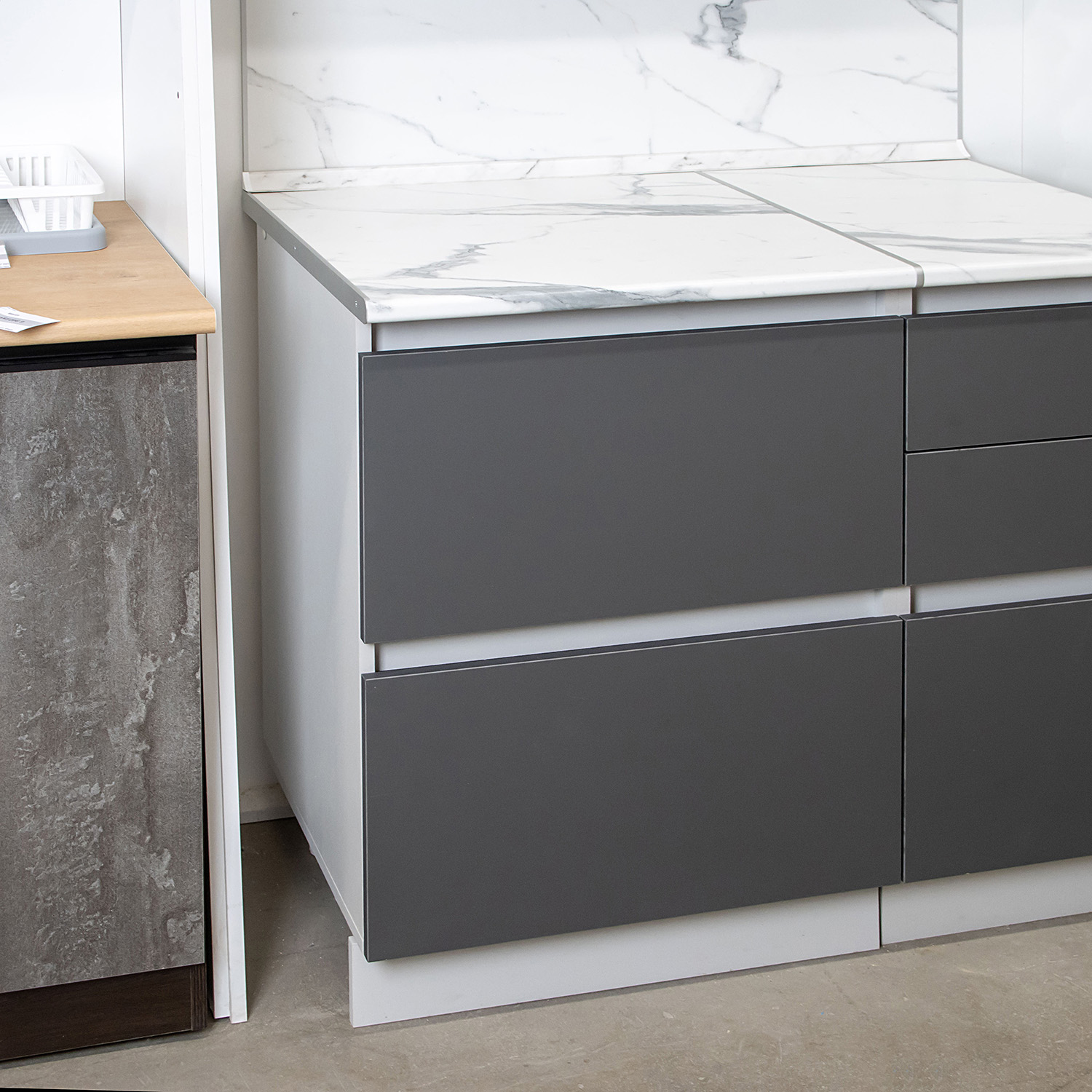 Шкаф напольный 600х850х600 мм BROZEX-WOOD Серый лед, с двумя ящиками, серый / графит