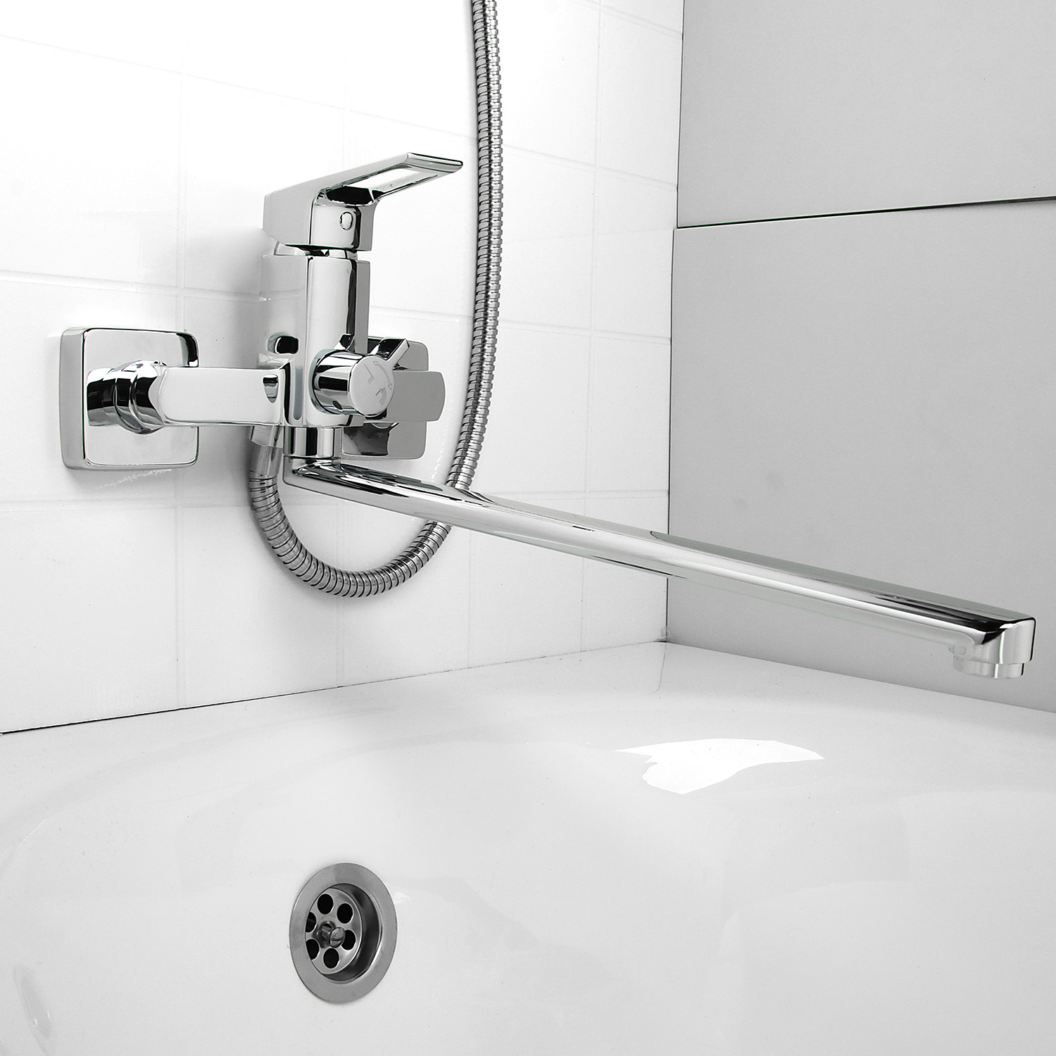 Смеситель для ванны Milardo Atlantic, длинный излив, однорычажный