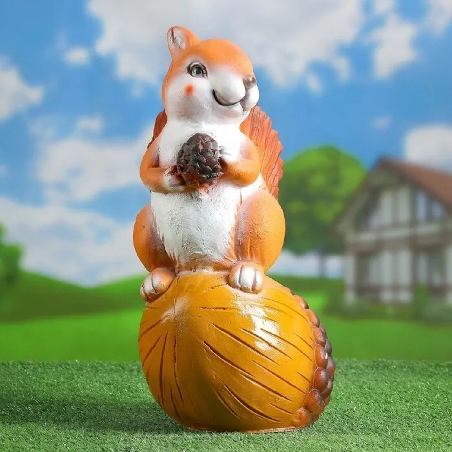 Садовая фигура "Белка на орехе" 30х40см   3622925