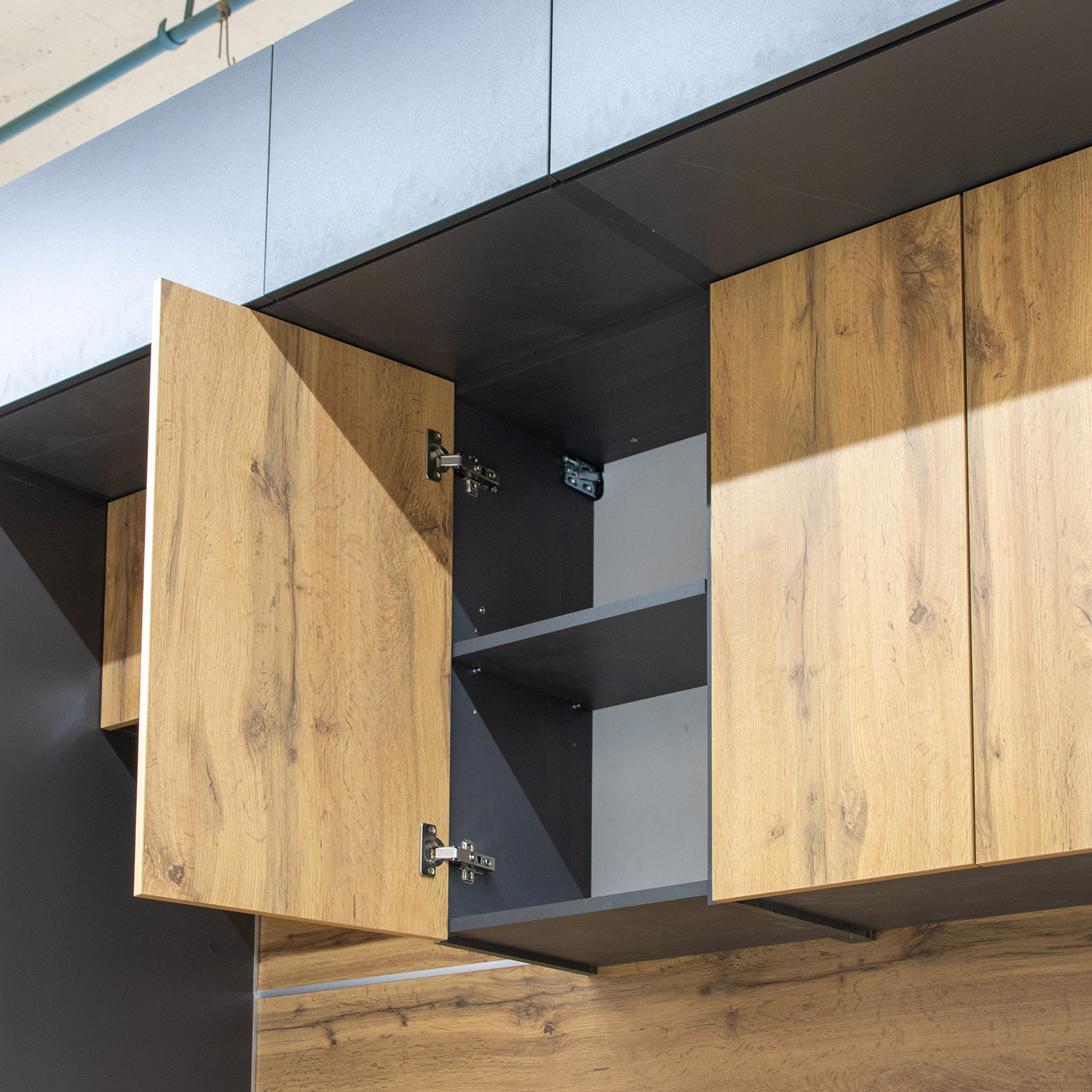 Шкаф навесной 400х676х290 мм BROZEX-WOOD Next, с дверцей, графит / дуб вотан