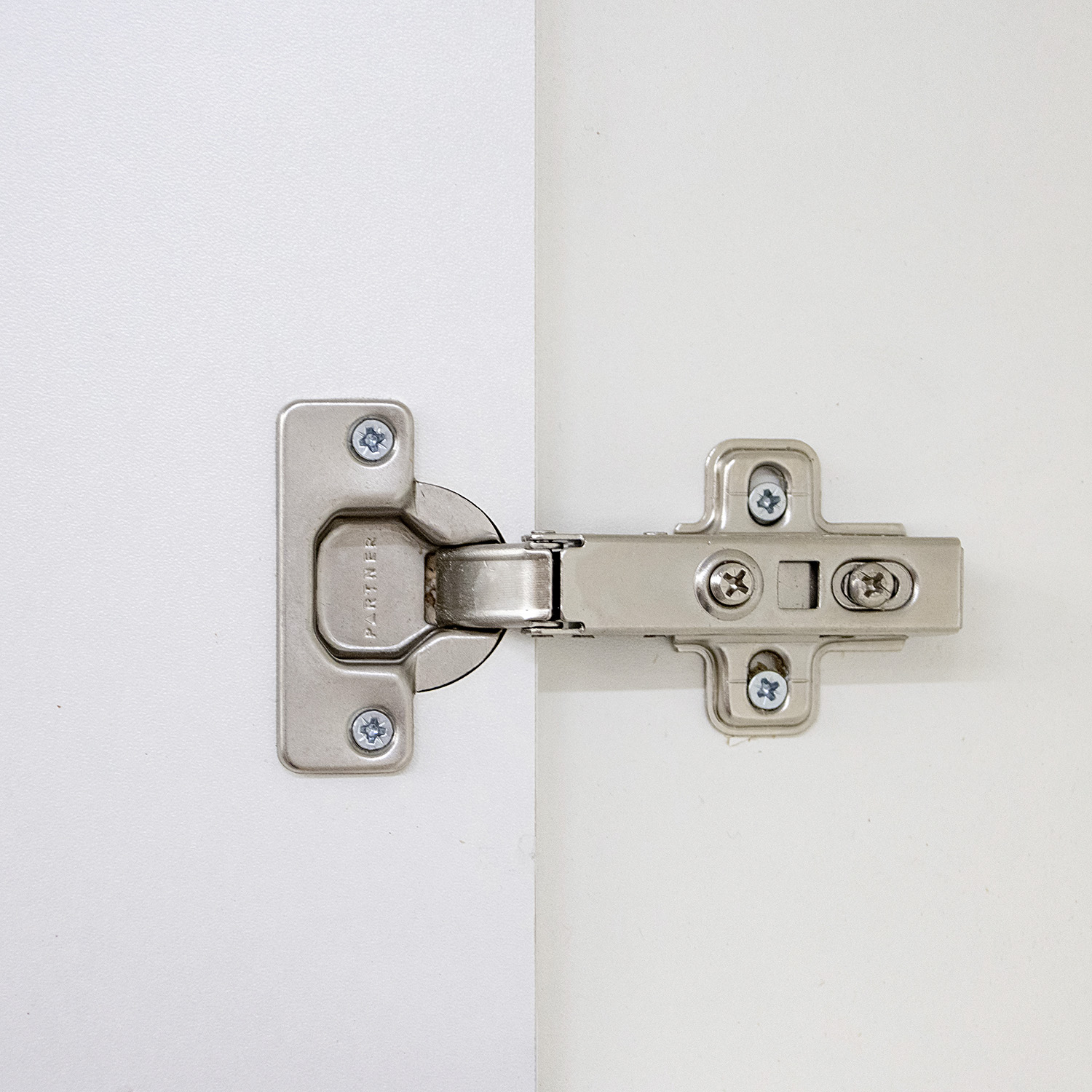 Шкаф напольный 600х850х480 мм BROZEX-WOOD Liberty, с двумся дверцами, белый