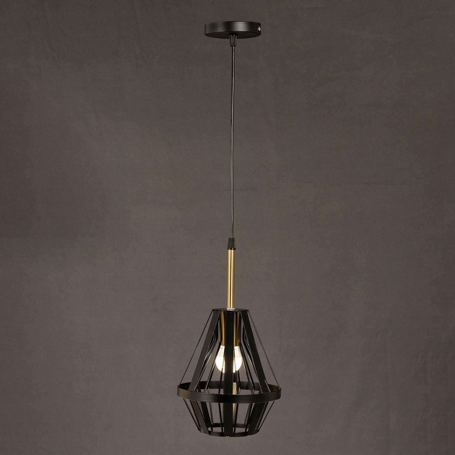 Светильник подвесной 05586-0.9-01 BK 40Вт Е27 S=6м2 *1/12