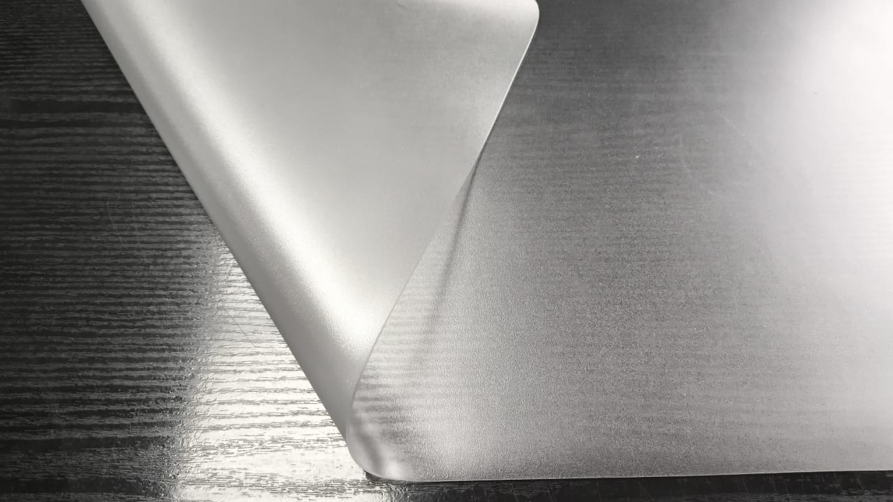 Мат защитный на стол прозр. матовый с тиснением 55х75см,толщ.1,5мм "SOFT" GW-45282 "Great Way"*1/25