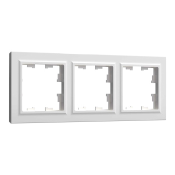 Рамка "BRITE" 3-м белый IEK BR-M32-K01 *10/100