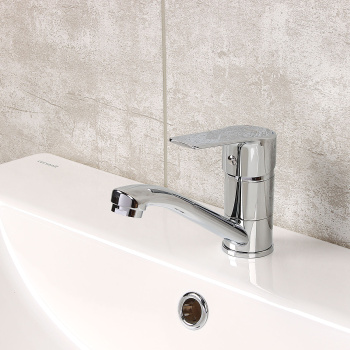 Смеситель для умывальника Milardo Helic HELSBR0M01, короткий излив, рычажный